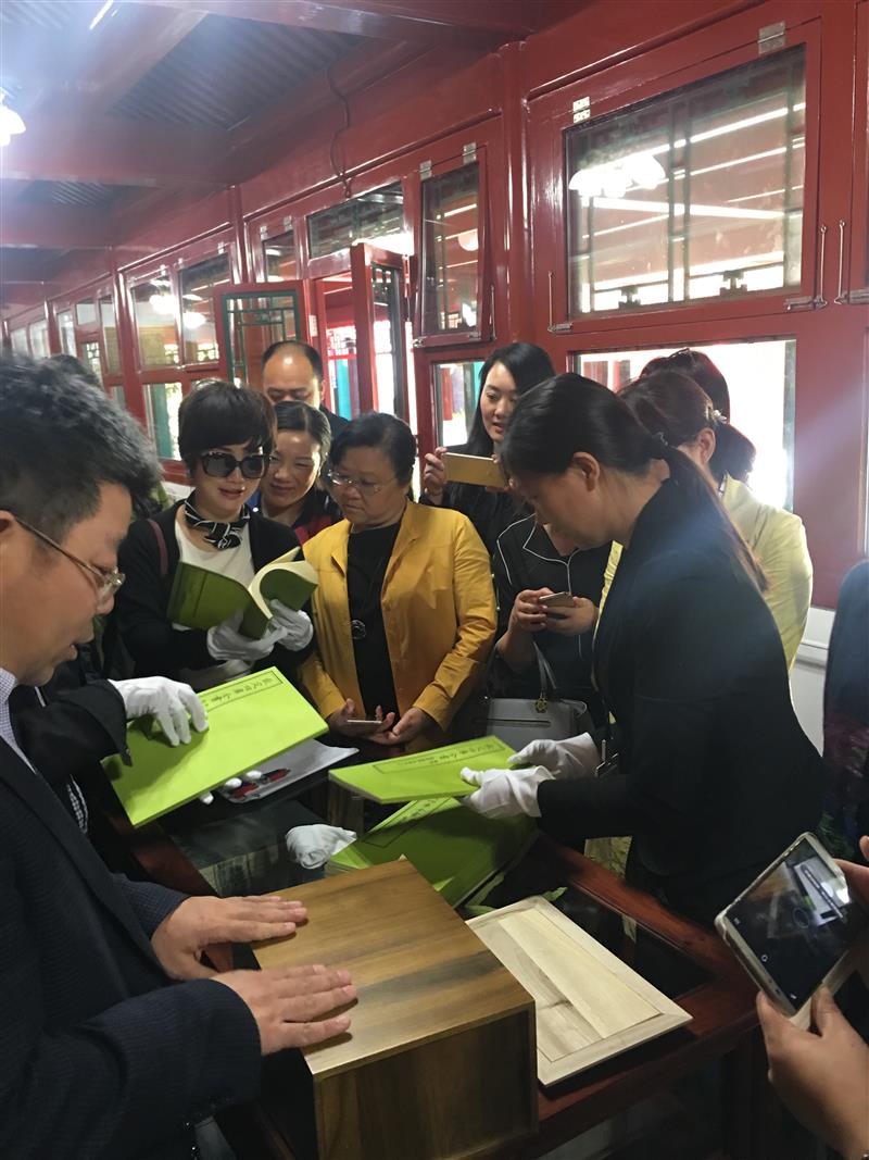 线装书展示.jpg 